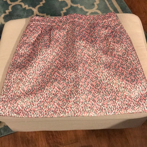 J. Crew Dresses & Skirts - J Crew size 2 festive skirt !